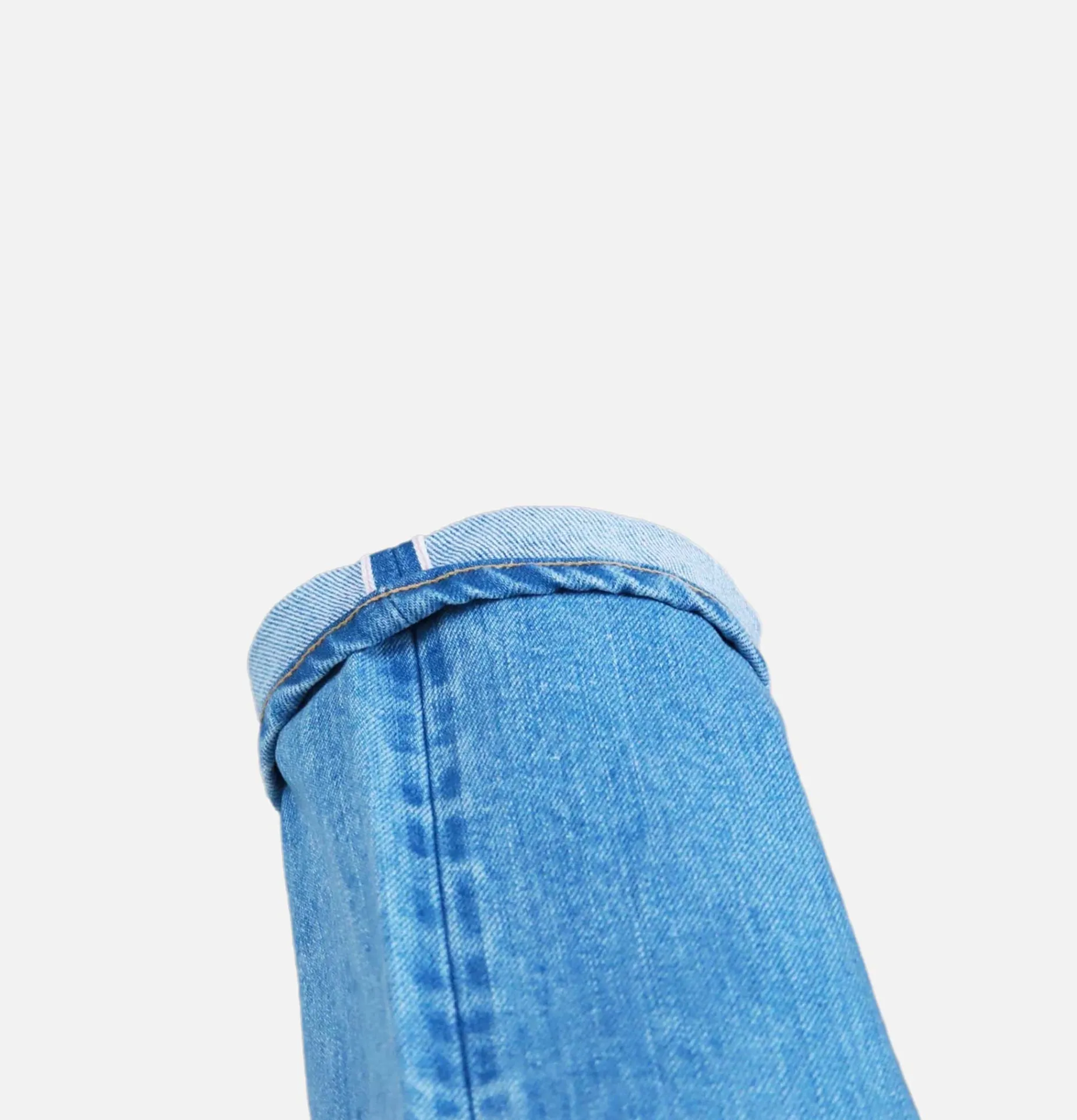 22001 Jean Loose Tapered Ice Blue
